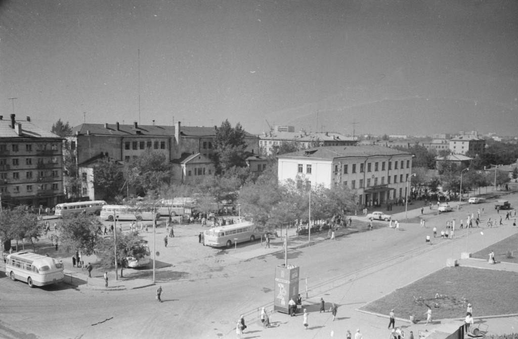 Samara, Вилоновская улица, 123; Улица Урицкого, 1Б. Samara — Historical photos (until 2000)