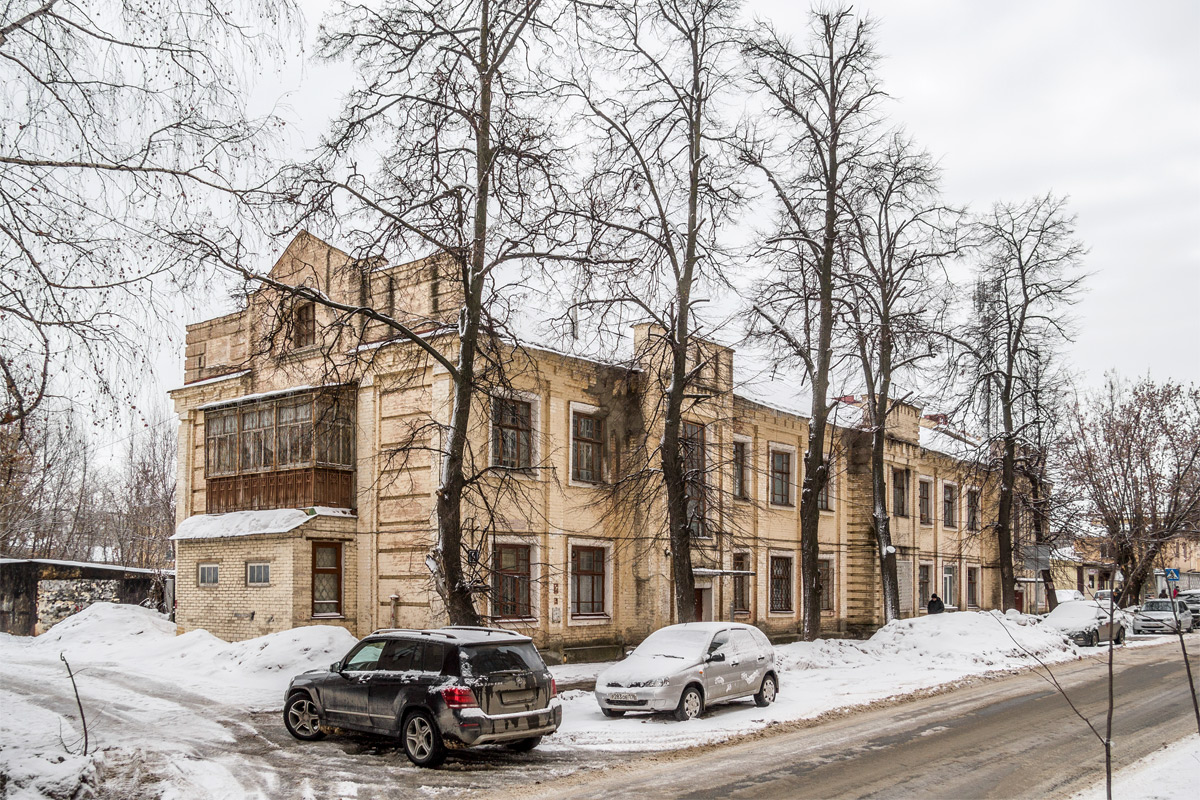 Казань, Улица Чапаева, 8 / Дунайская улица, 12