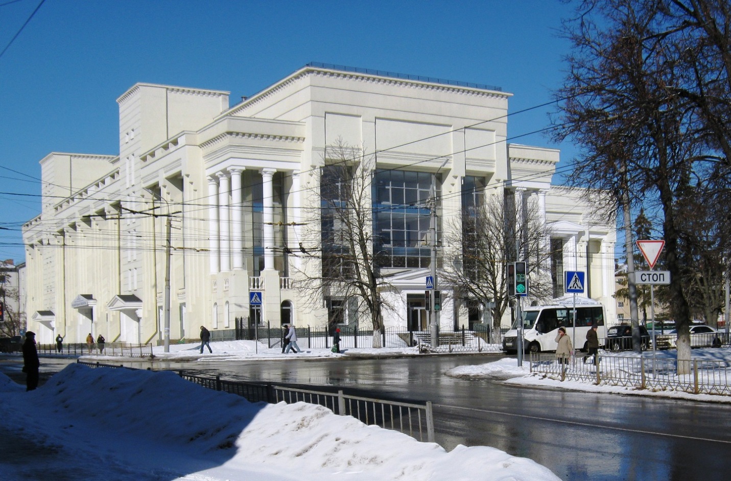 Орёл, Каменская площадь, 1