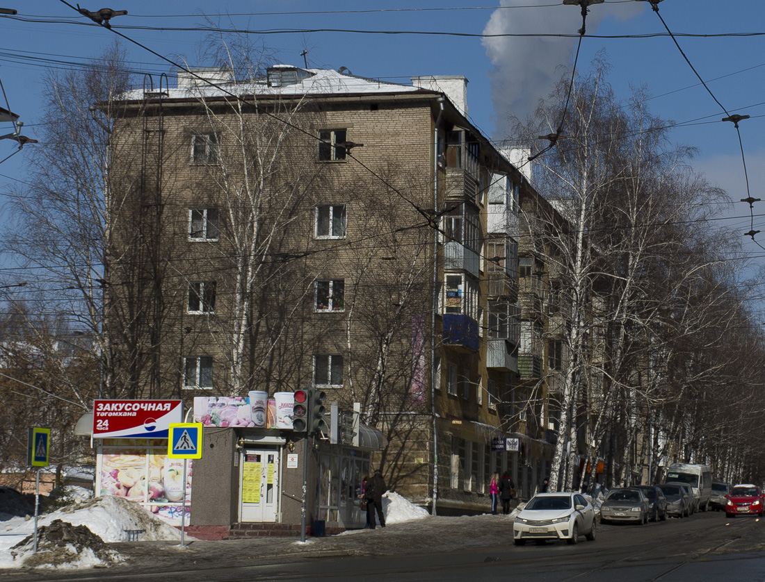 Уфа, Улица Мингажева, 121; Революционная улица, 131А