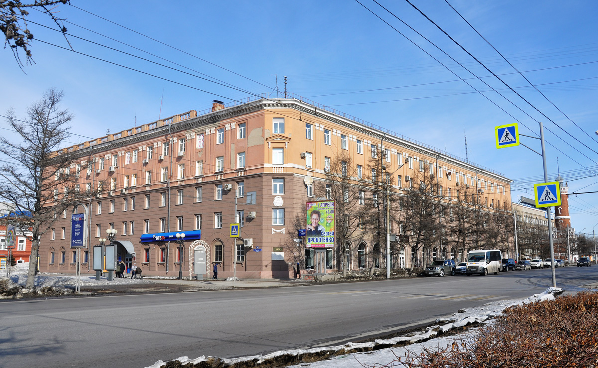 Omsk, Интернациональная улица, 35 / Тарская улица, 14
