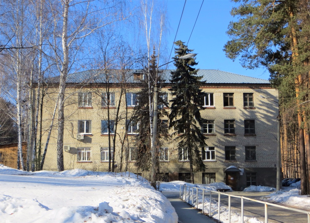 Екатеринбург, 8-й километр Сибирского тракта, корп. 5