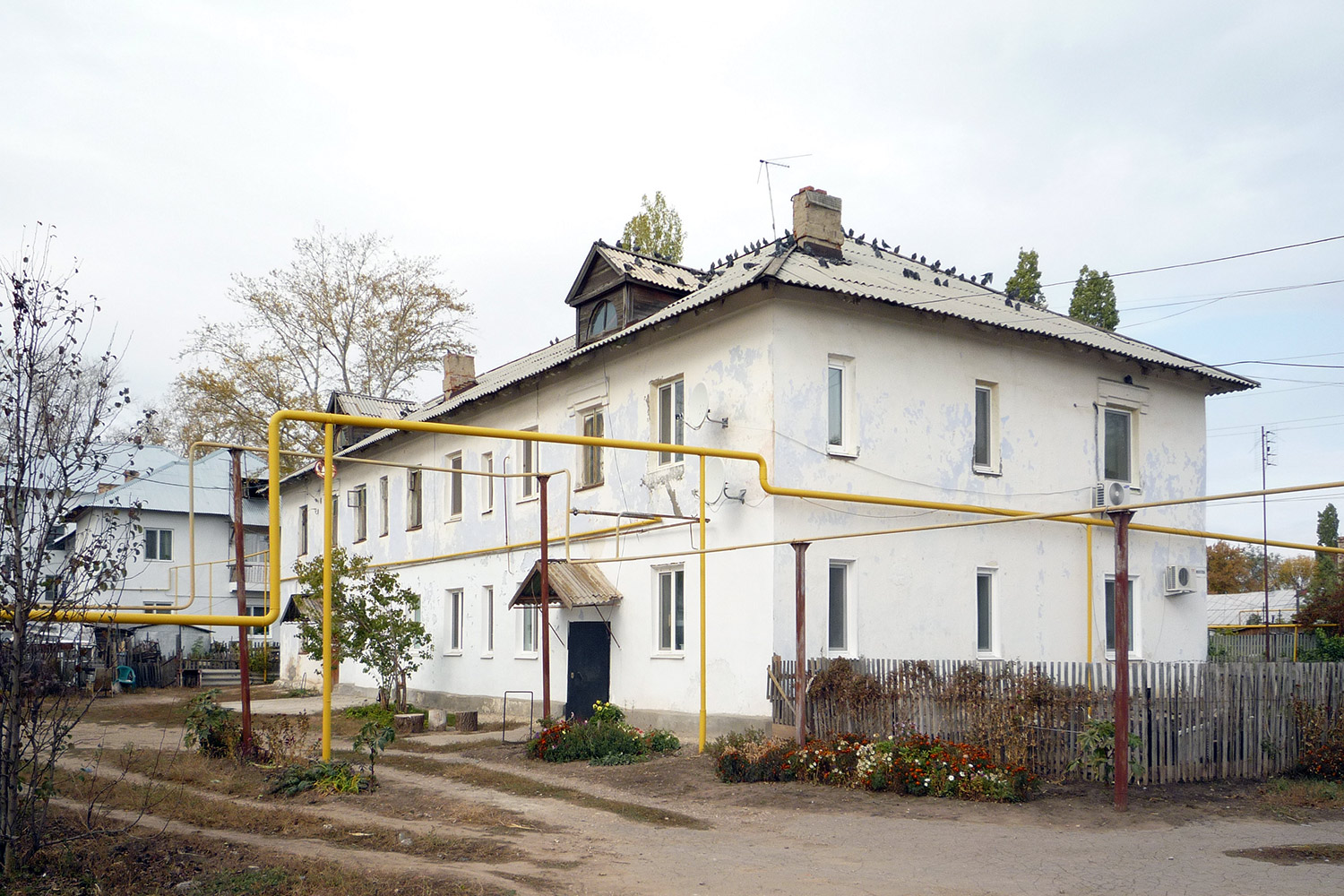 Безенчук, Советская улица, 9 / Улица Лермонтова, 13