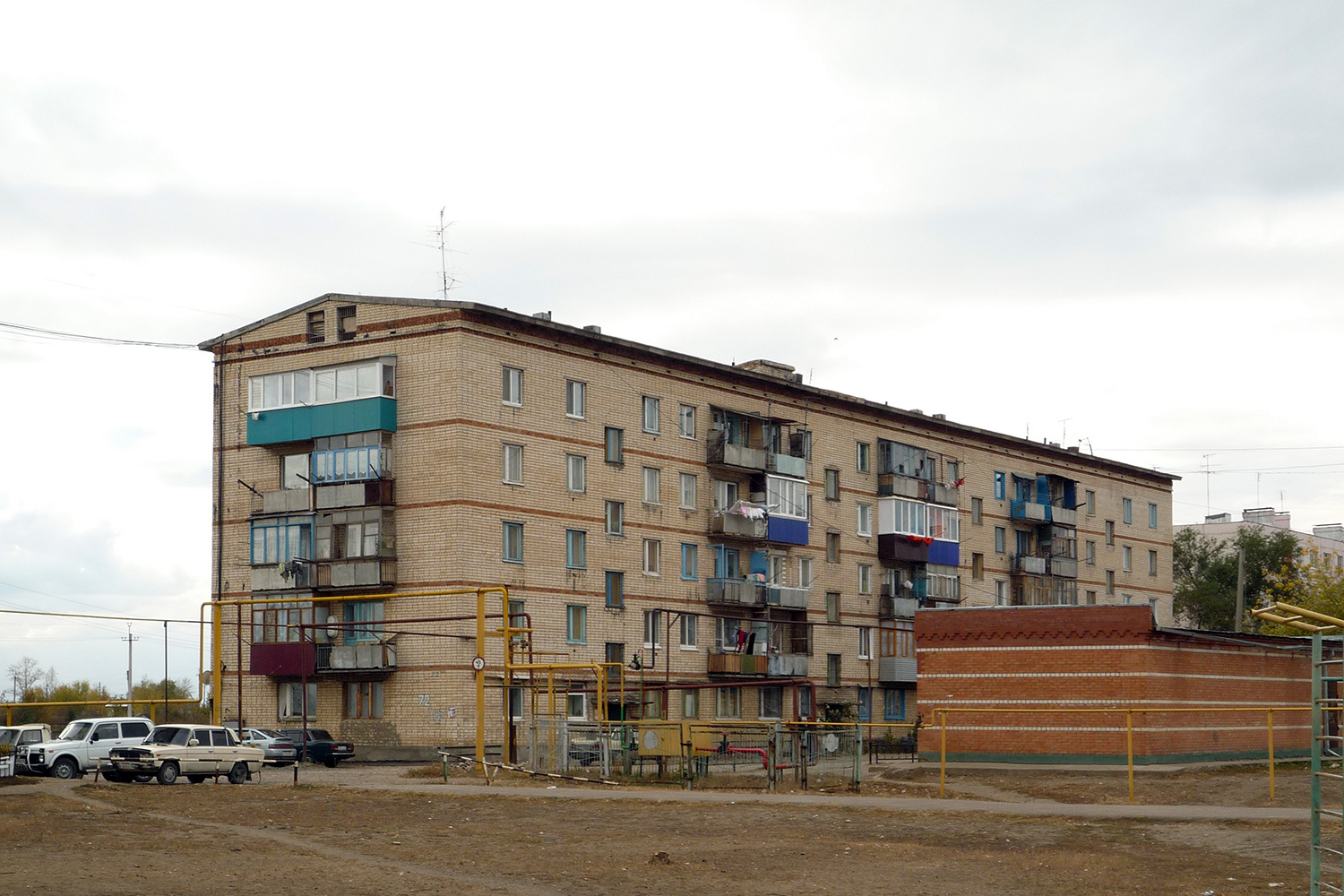 Bezenchuk, Улица Быковского, 72