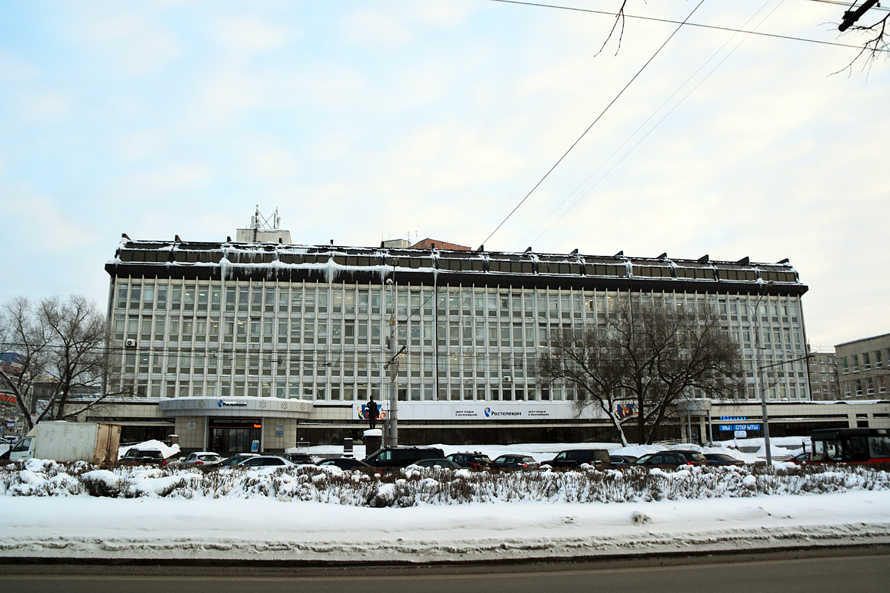 Пермь, Улица Ленина, 68 / Улица Попова, 17