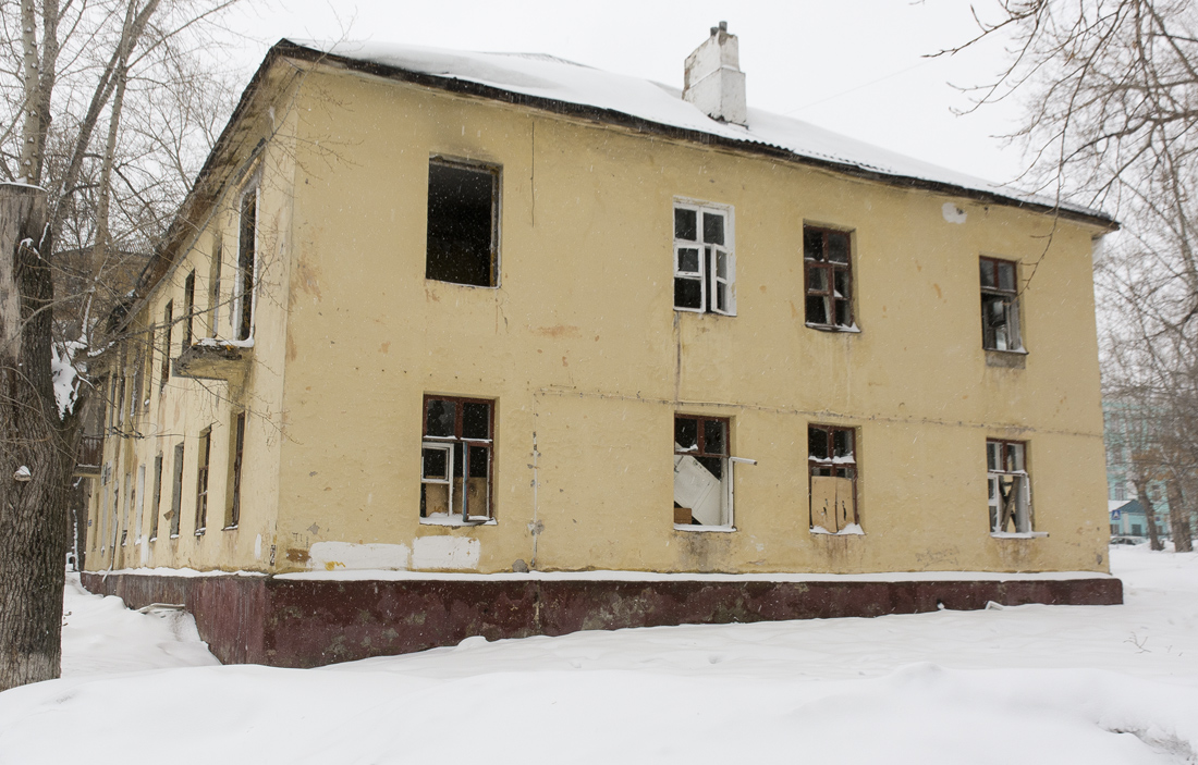 Уфа, Улица 40 лет Октября, 13 / Улица Гончарова, 18 Уфа, Улица 40 лет Октября, 13 / Улица Гончарова, 18