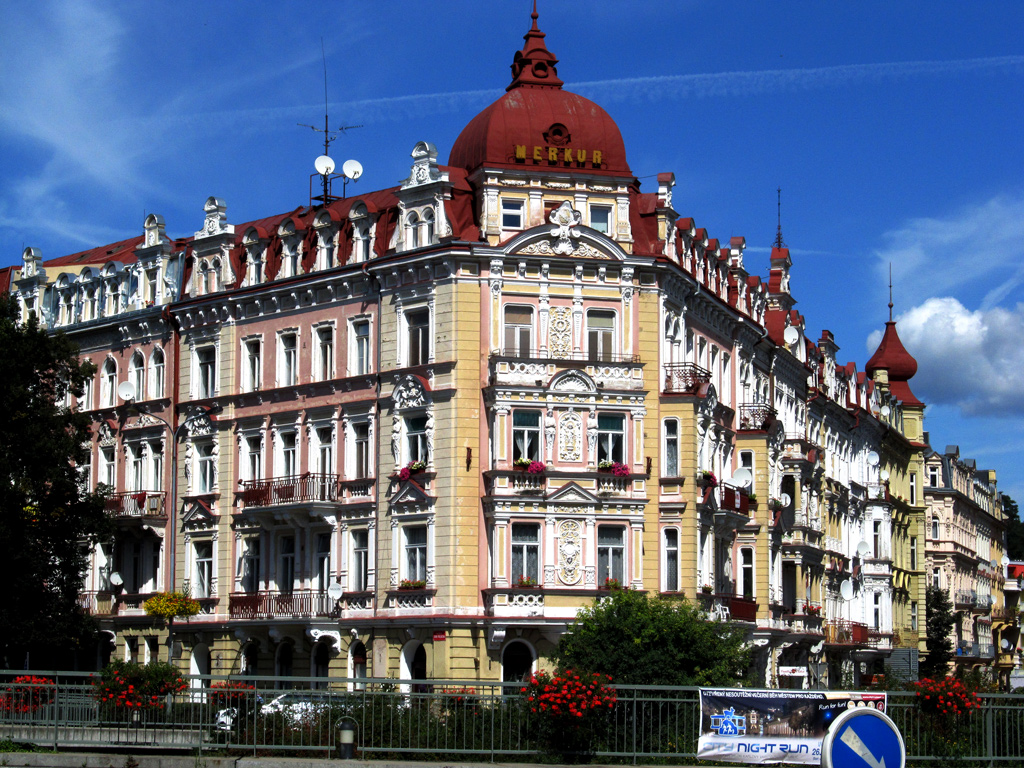 Карловы Вары, Vítězná, 1 / Nábřeží Jana Palacha, 22