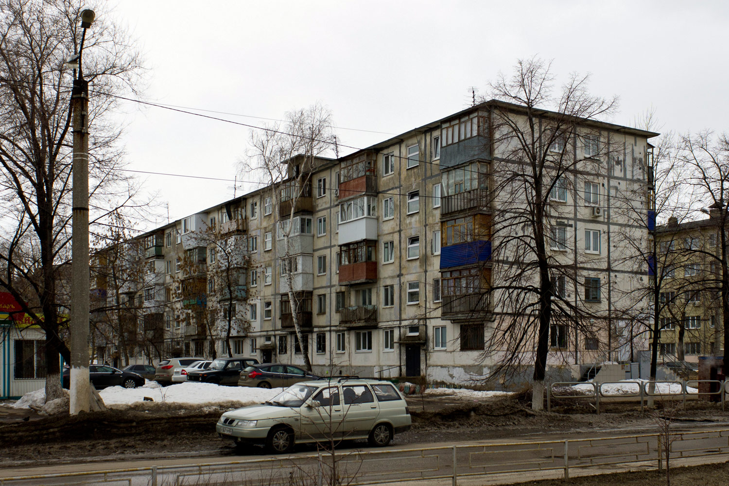 Novokuybyshevsk, Улица Миронова, 19 / Улица Гагарина, 14