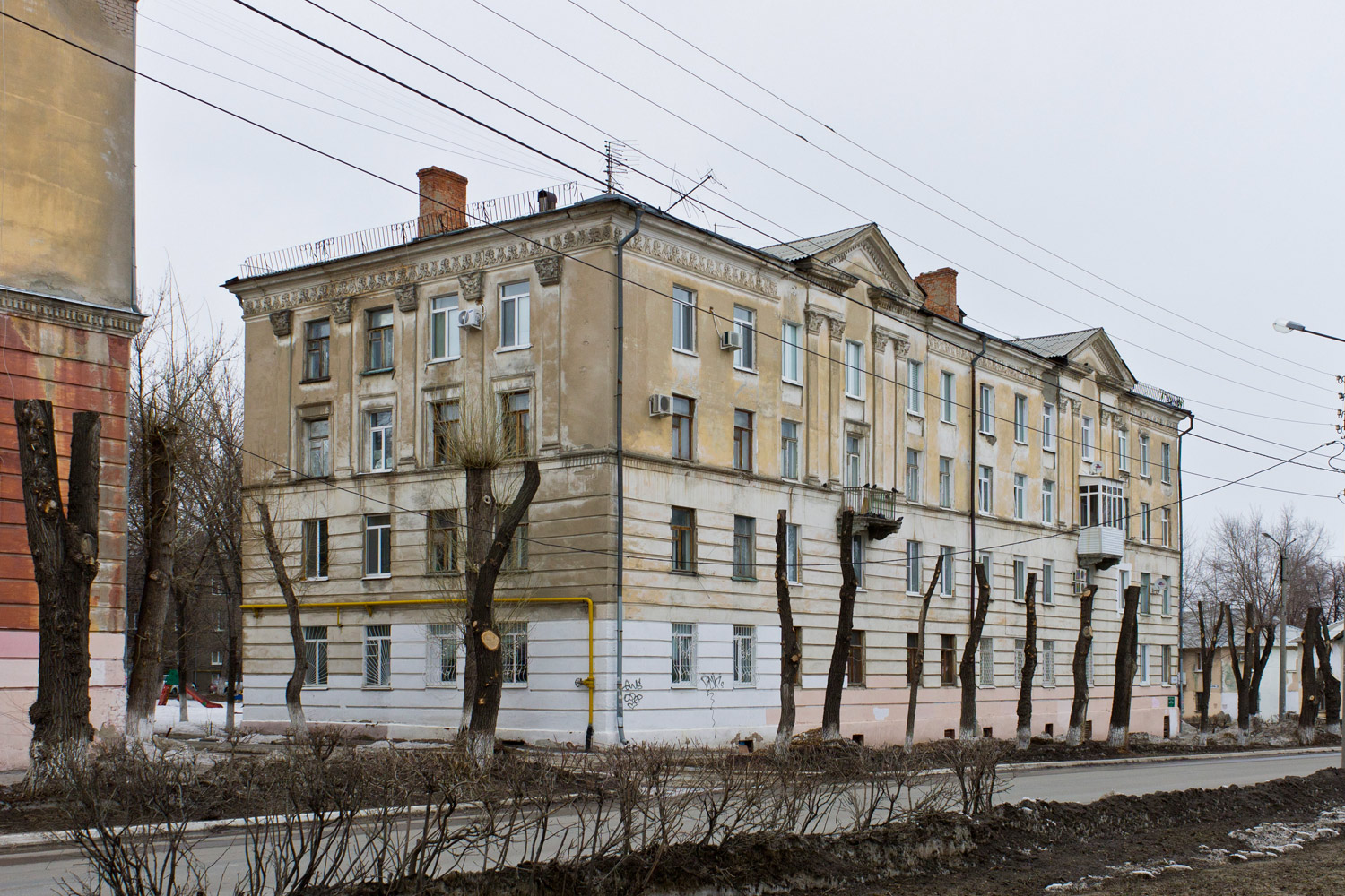 Новокуйбышевск, Улица Кутузова, 22 / Улица Фрунзе, 10