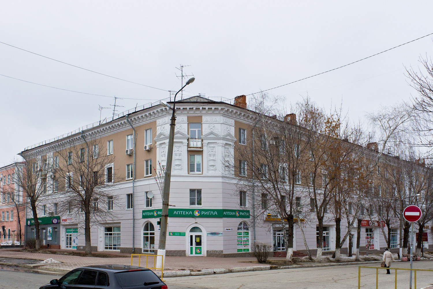 Новокуйбышевск, Улица Миронова, 4 / Улица Фрунзе, 20