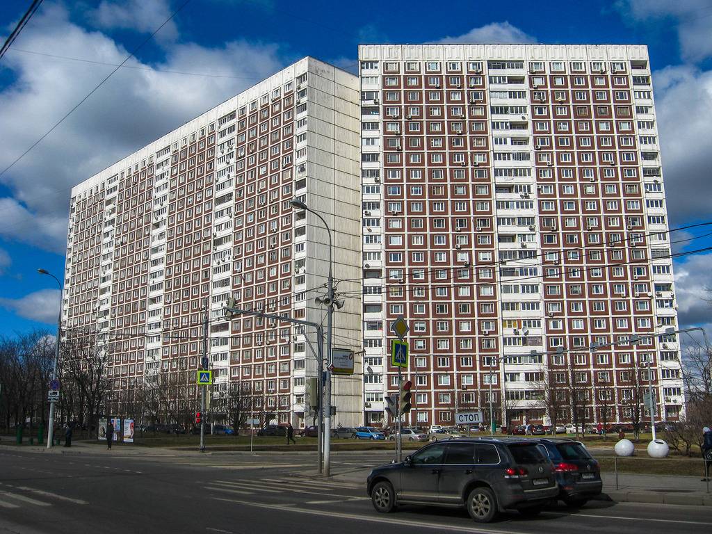 Москва, Литовский бульвар, 5 / Улица Айвазовского, 10