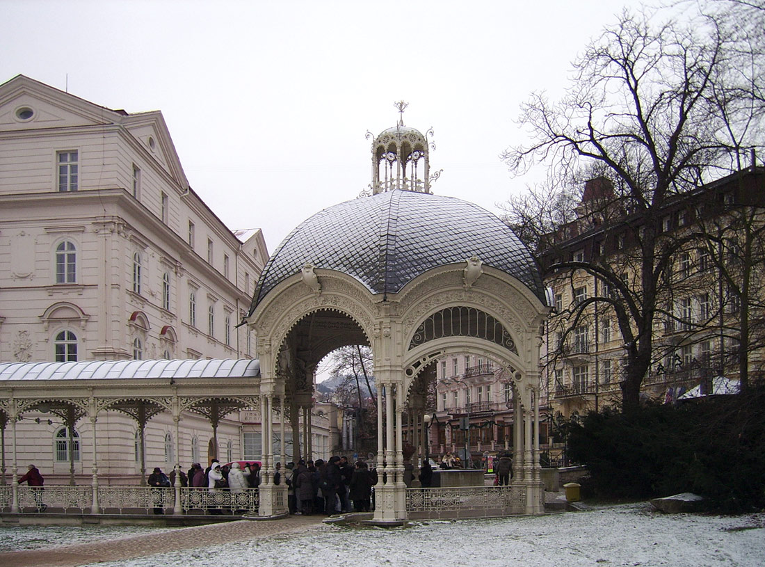 Карловы Вары, Mlýnské nábřeží, 1