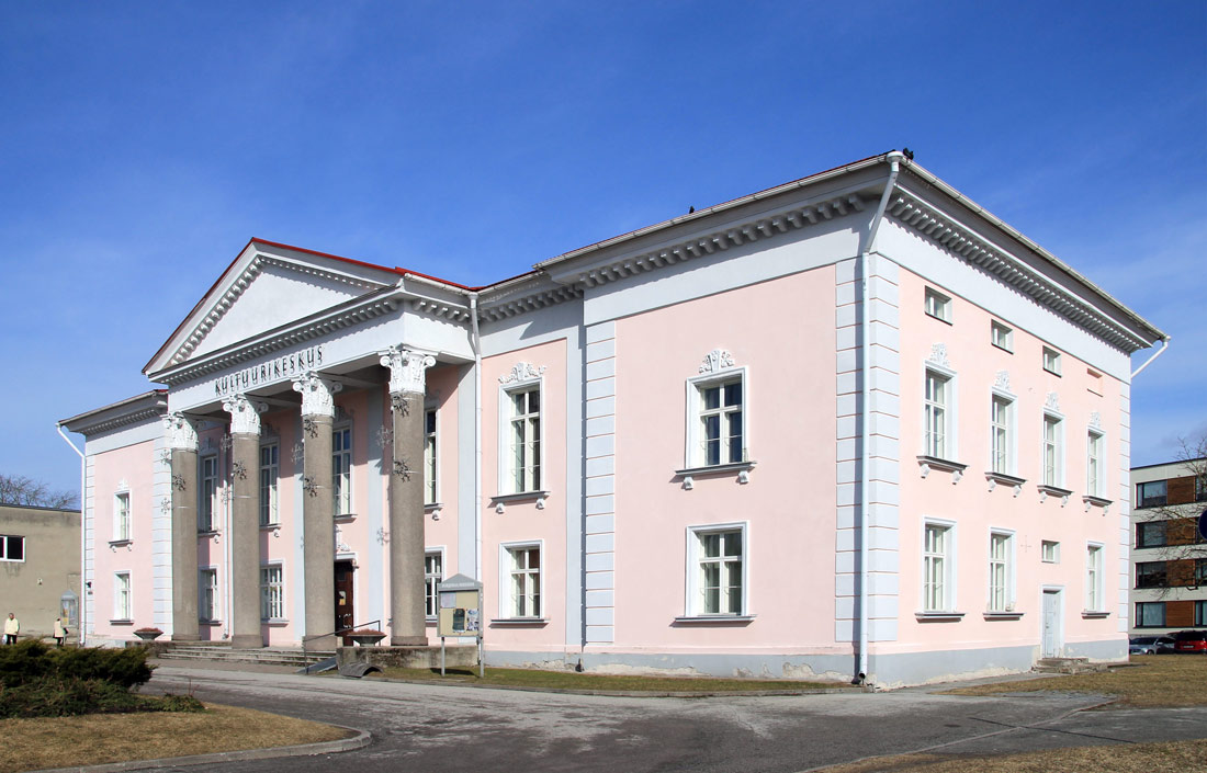 Keila, Keskväljak, 12
