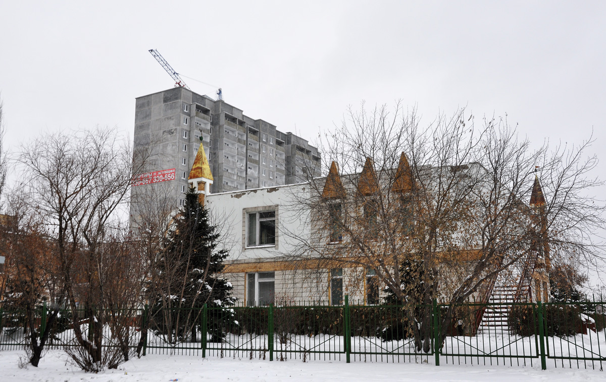 Омск, Улица 20 лет РККА, 65; Улица 19-я линия, 184