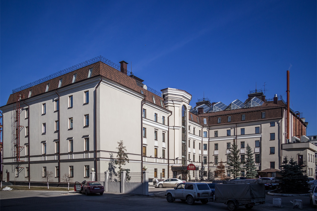 Казань, Улица Баумана, 80 / Университетская улица, 7