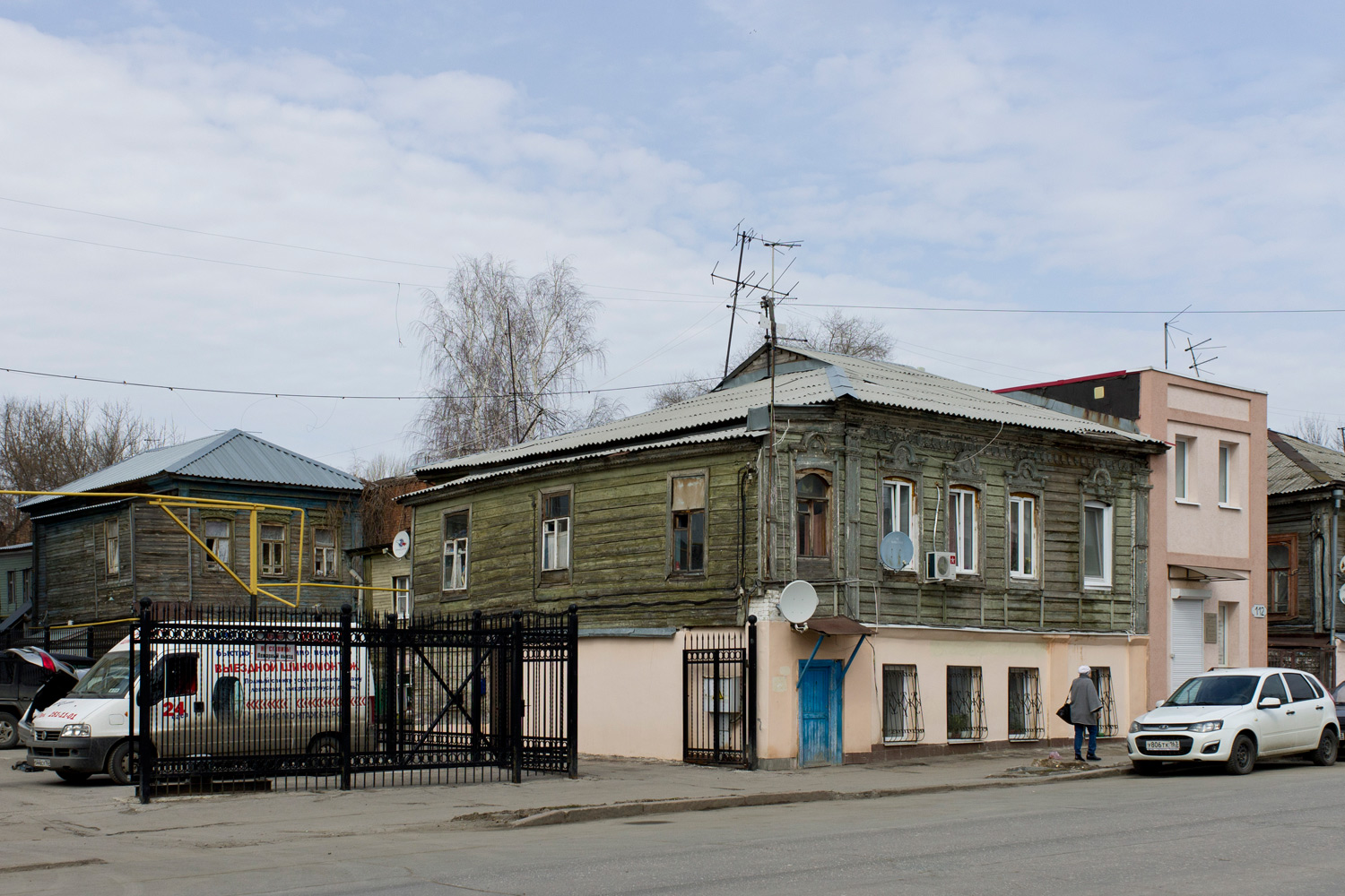 Samara, Молодогвардейская улица, 110; Молодогвардейская улица, 110*