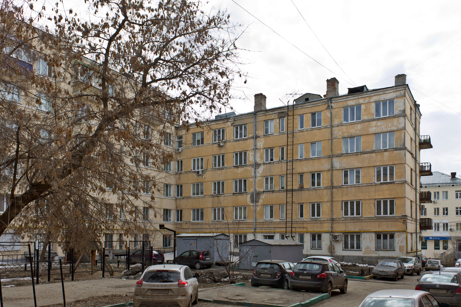 Самара, Галактионовская улица, 38 / Ленинградская улица, 72 / Улица Высоцкого, 3 / Улица Высоцкого, 3А