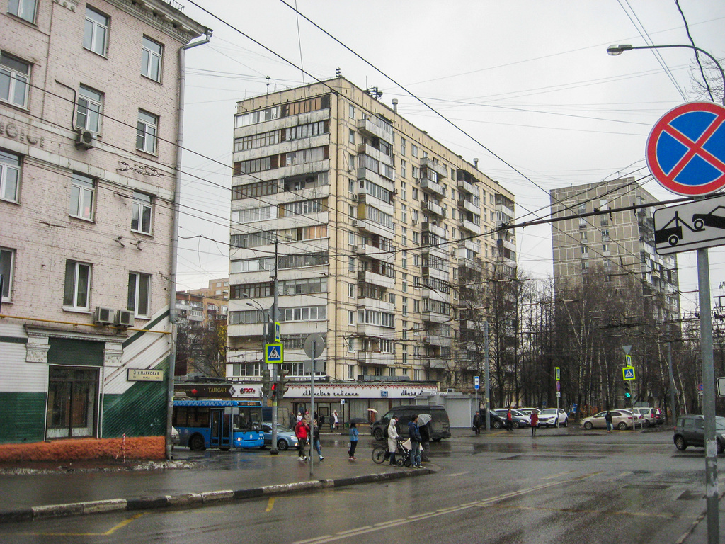 Москва, 3-я Парковая улица, 25 / Первомайская улица, 33