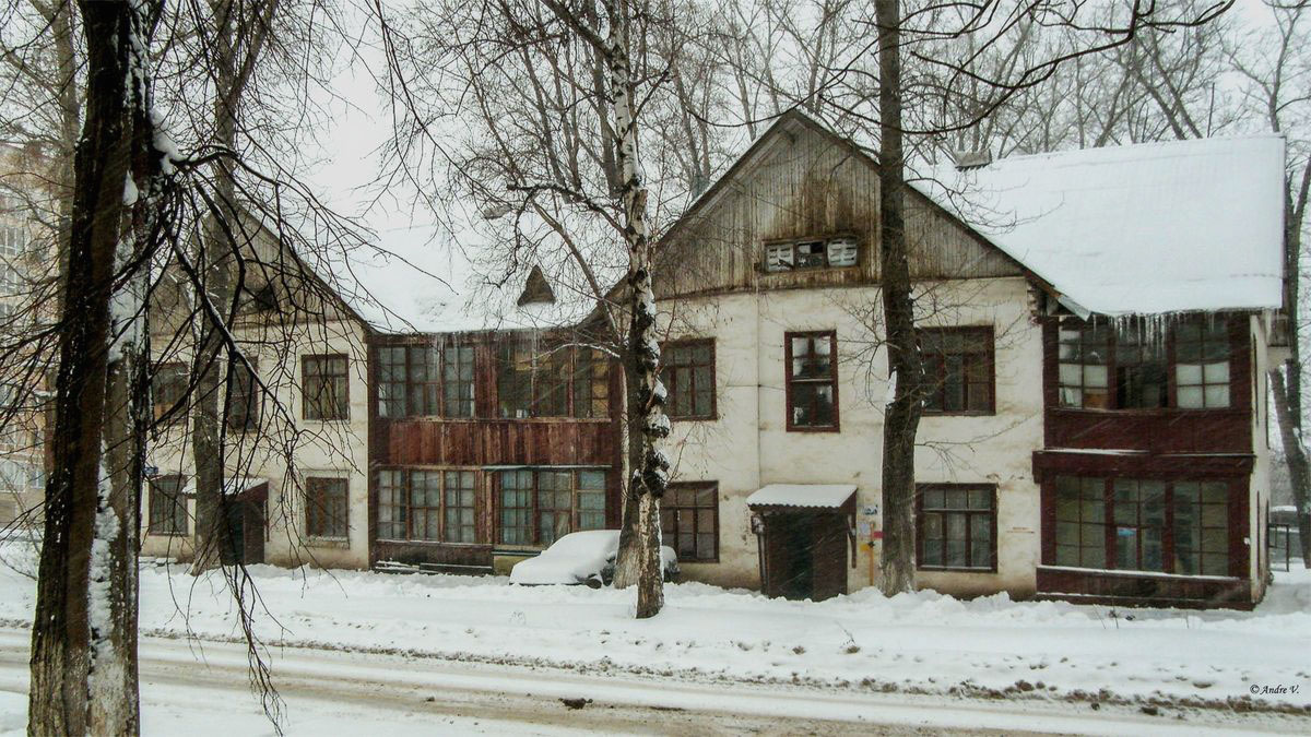 Уфа, Улица Льва Толстого, 10 / Кольцевая улица, 40