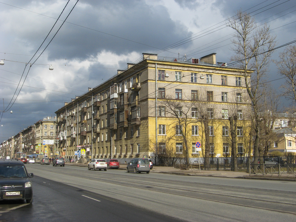 Санкт-Пецярбург, Улица Маршала Говорова, 11 / Улица Васи Алексеева, 3