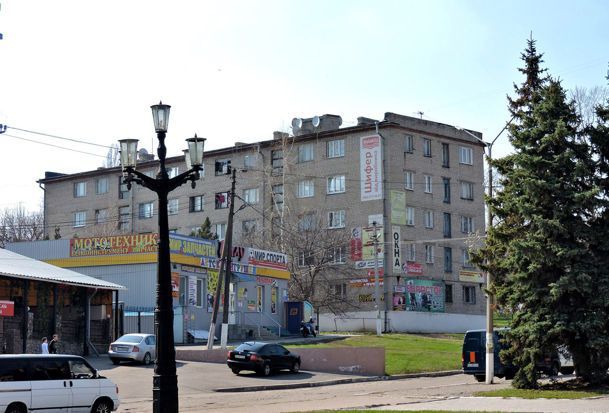 Балаклея, Площадь Казмирука, 4