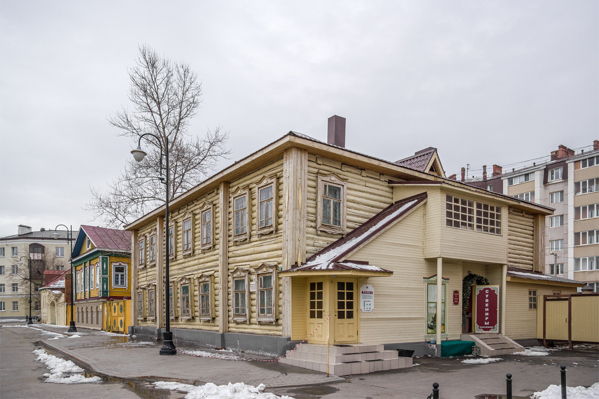 Kasan, Улица Каюма Насыри, 10; Улица Каюма Насыри, 10А