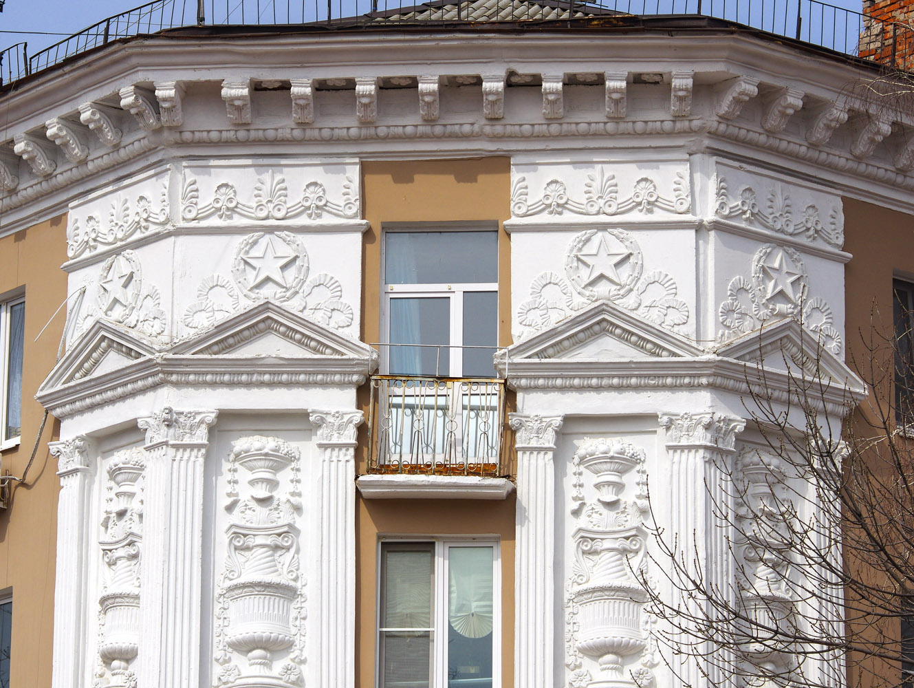 Новокуйбышевск, Улица Миронова, 4 / Улица Фрунзе, 20