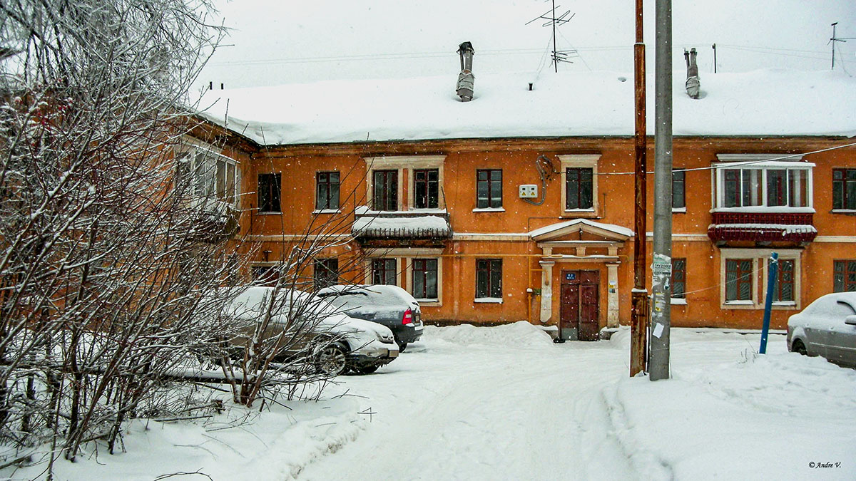 Уфа, Кольцевая улица, 87 / Улица Репина, 15