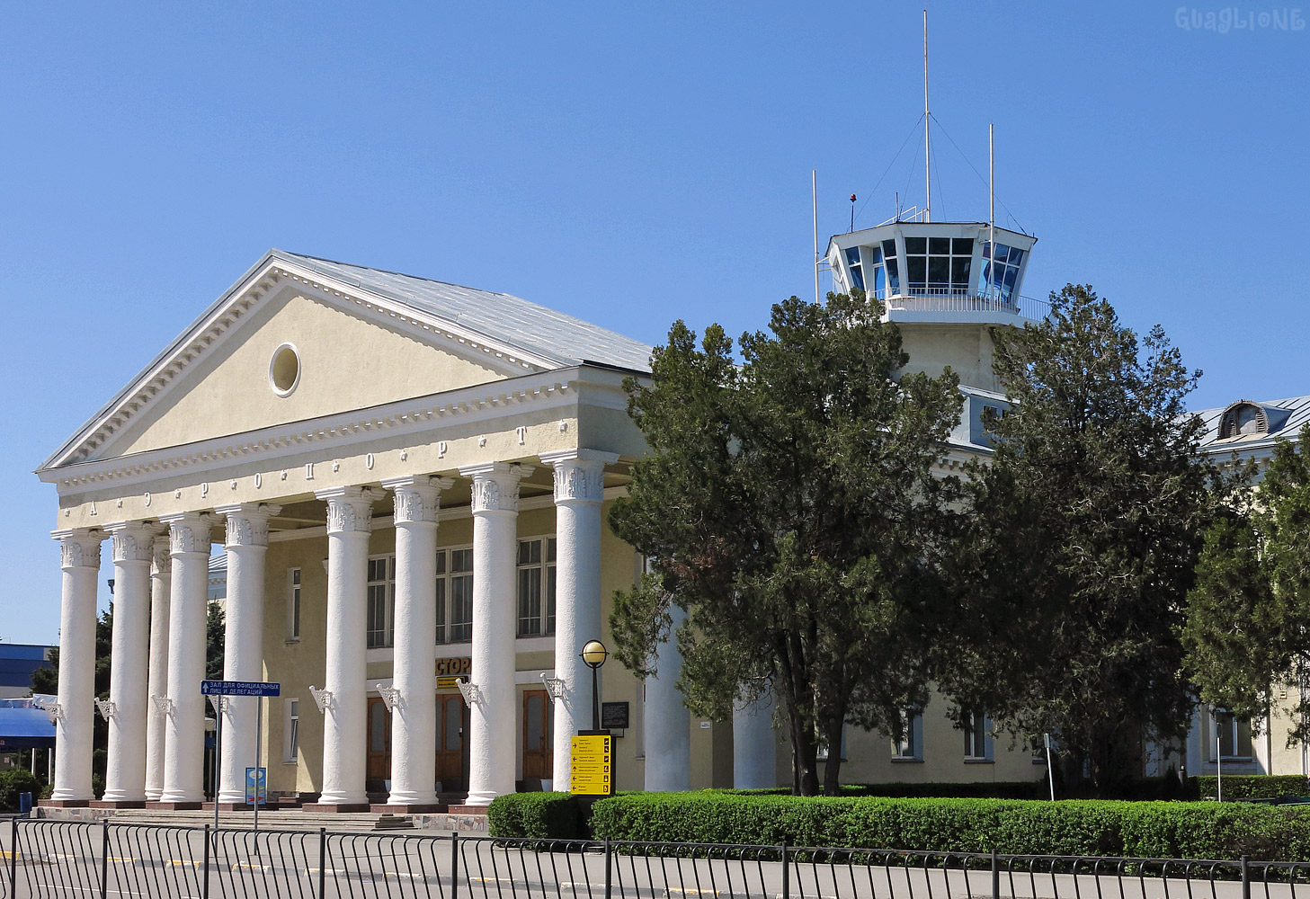 Симферополь, пгт Аэрофлотский, Площадь аэропорта, 15