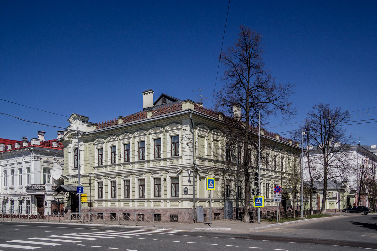 Казань, Улица Карла Маркса, 49 / Улица Гоголя, 13