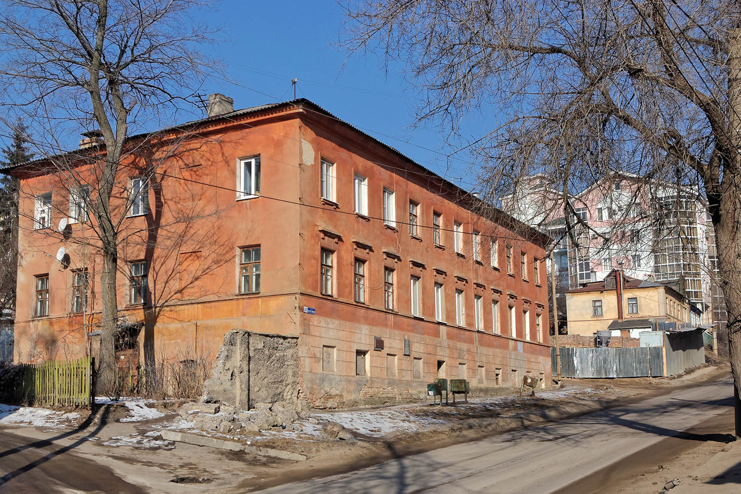 Воронеж, Улица 20-летия ВЛКСМ, 37; Улица 20-летия ВЛКСМ, 41