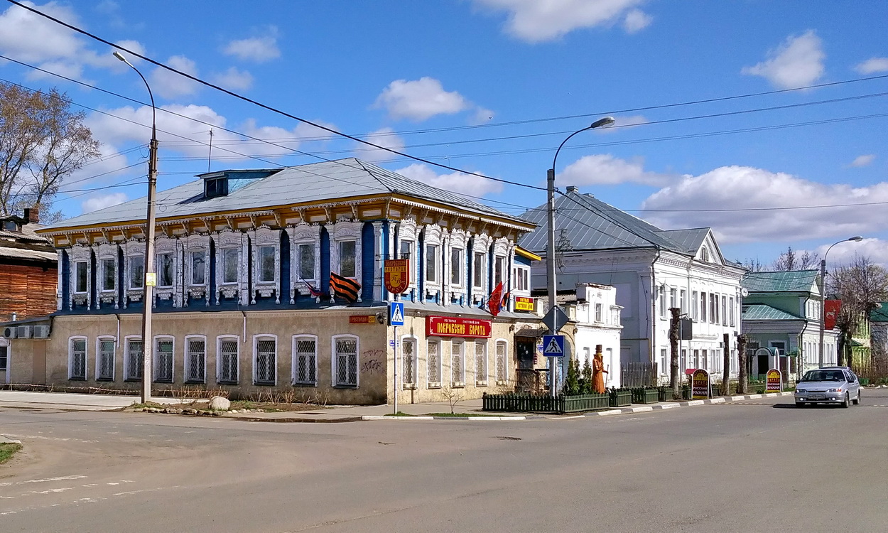 Rostov, Ленинская улица, 28 / Улица Фрунзе, 18