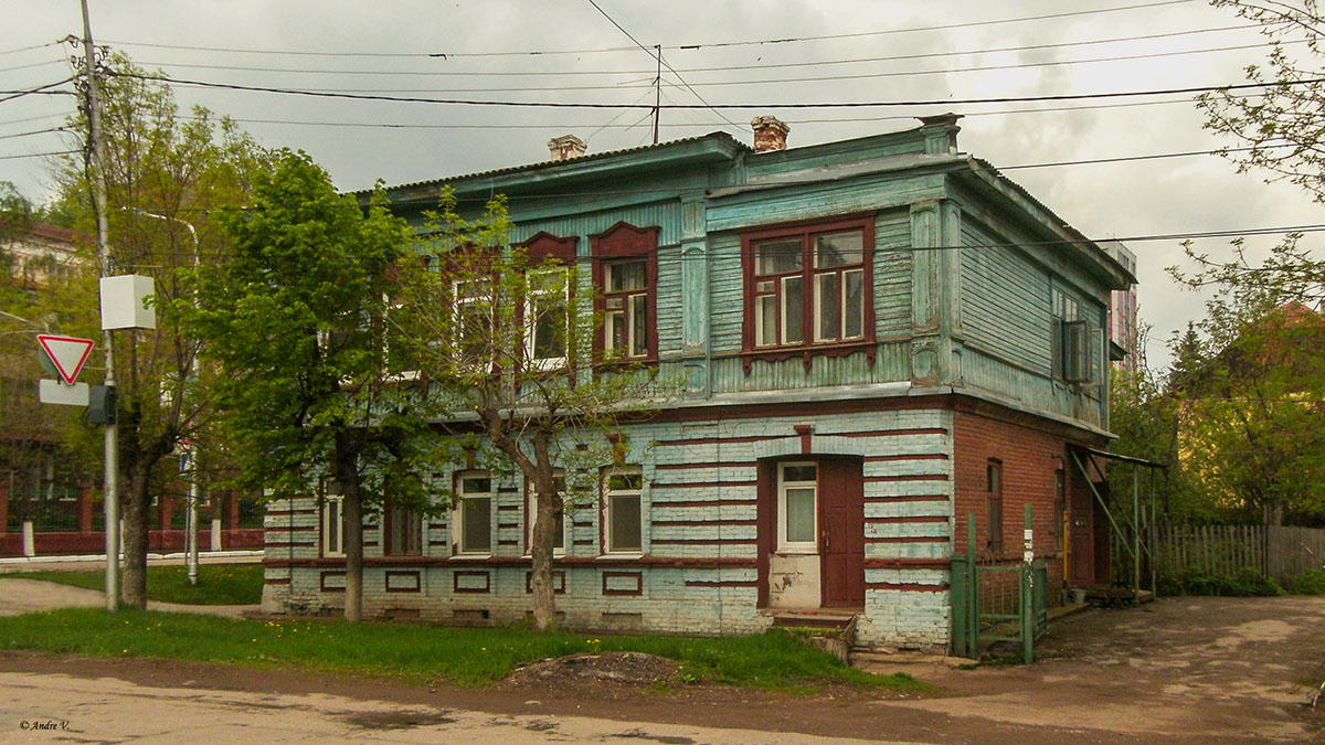 Уфа, Улица Зенцова, 53 / Улица Чернышевского, 43