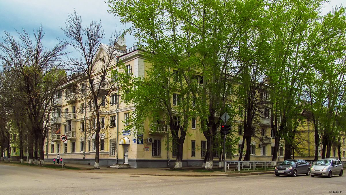 Уфа, Улица Александра Невского, 19 / Улица Калинина, 71