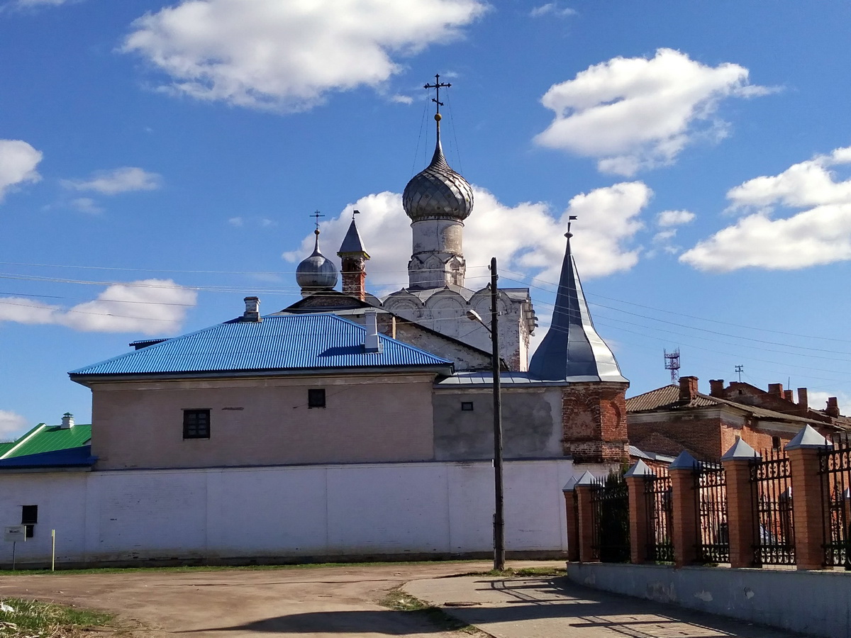 Ростов Великий, Советская площадь, 14В; Советская площадь, 14Р