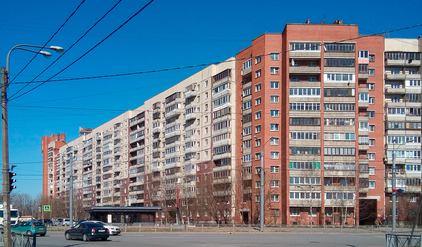 Peterburi, Улица Дмитрия Устинова, 4; Шлиссельбургский проспект, 16