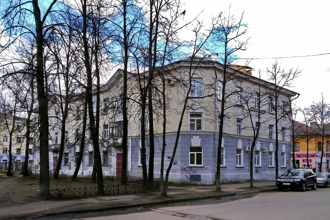 Ярославль, Улица Володарского, 95 / Улица Некрасова, 57
