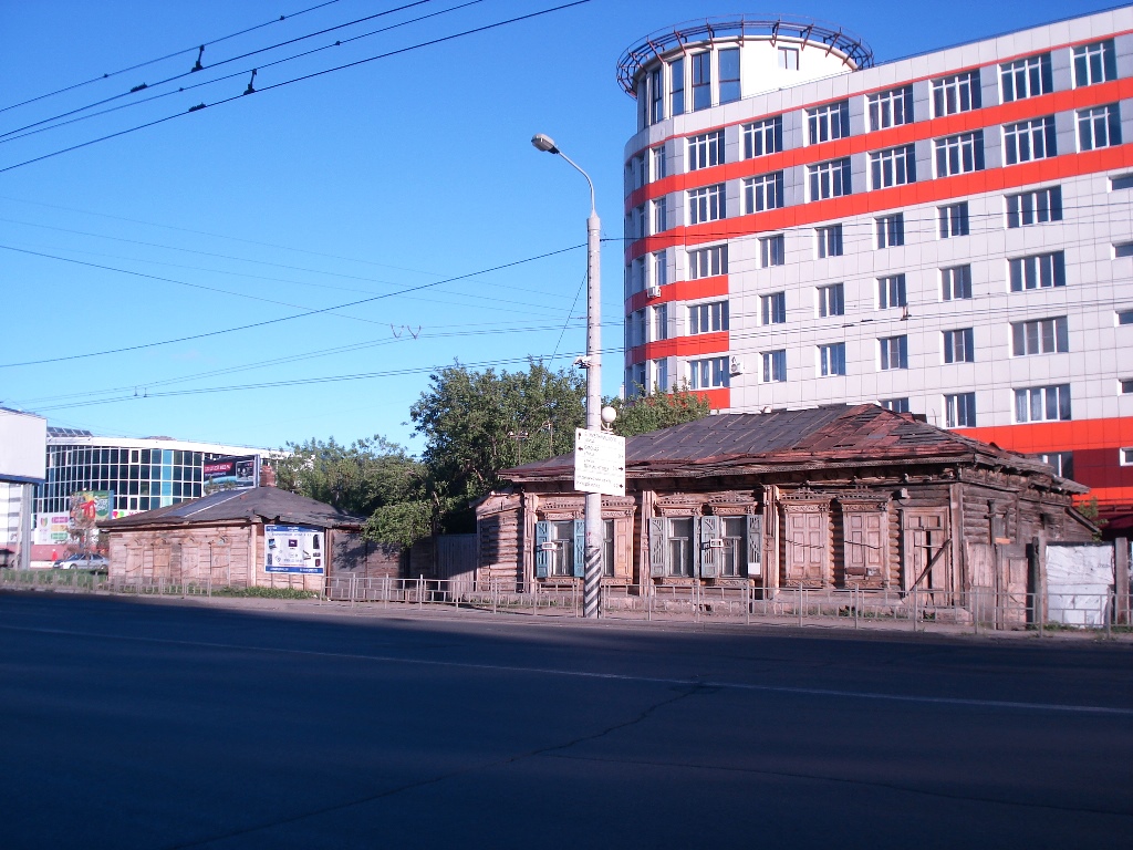Омск, Улица 10 лет Октября, 62; Улица 10 лет Октября, 60; Улица 10 лет Октября, 70