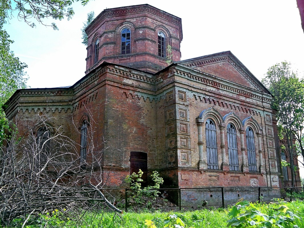 Красногорский район, прочие н.п., д. Медведи, Центральная улица, 6
