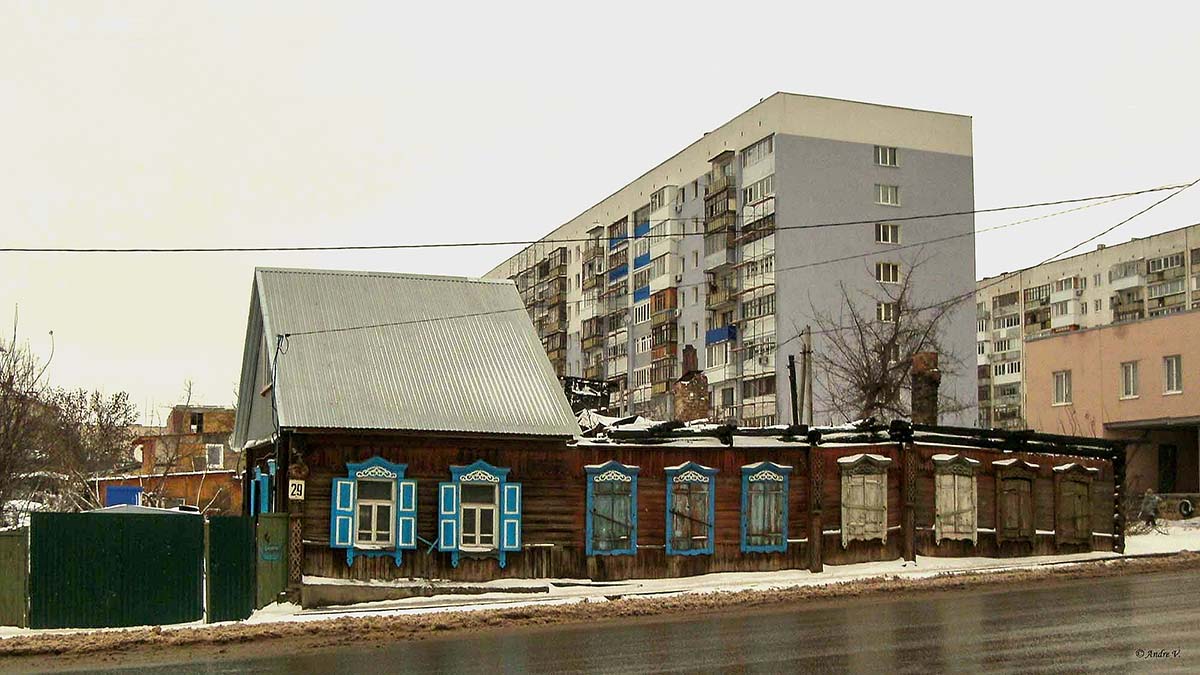 Ufa, Революционная улица, 29; Улица Карла Маркса, 65/2