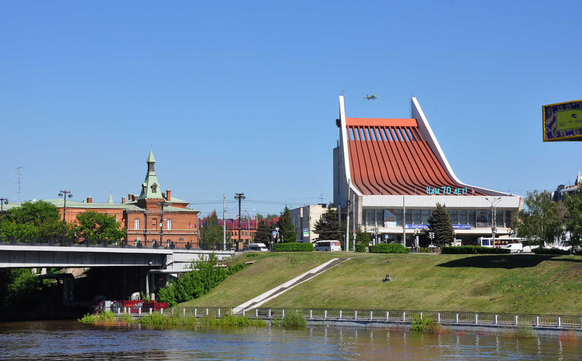 Omsk, Думская улица, 1; Думская улица, 2
