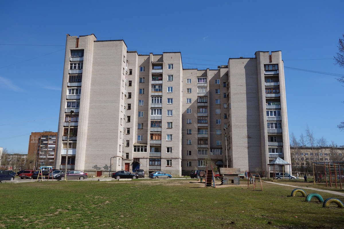 Великий Новгород, Улица Ломоносова, 16 / Улица Зелинского, 13