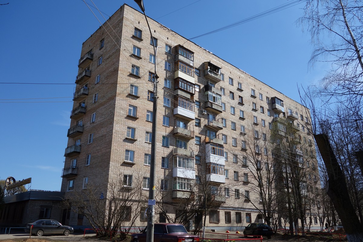 Великий Новгород, Улица Ломоносова, 24 / Улица Попова, 1