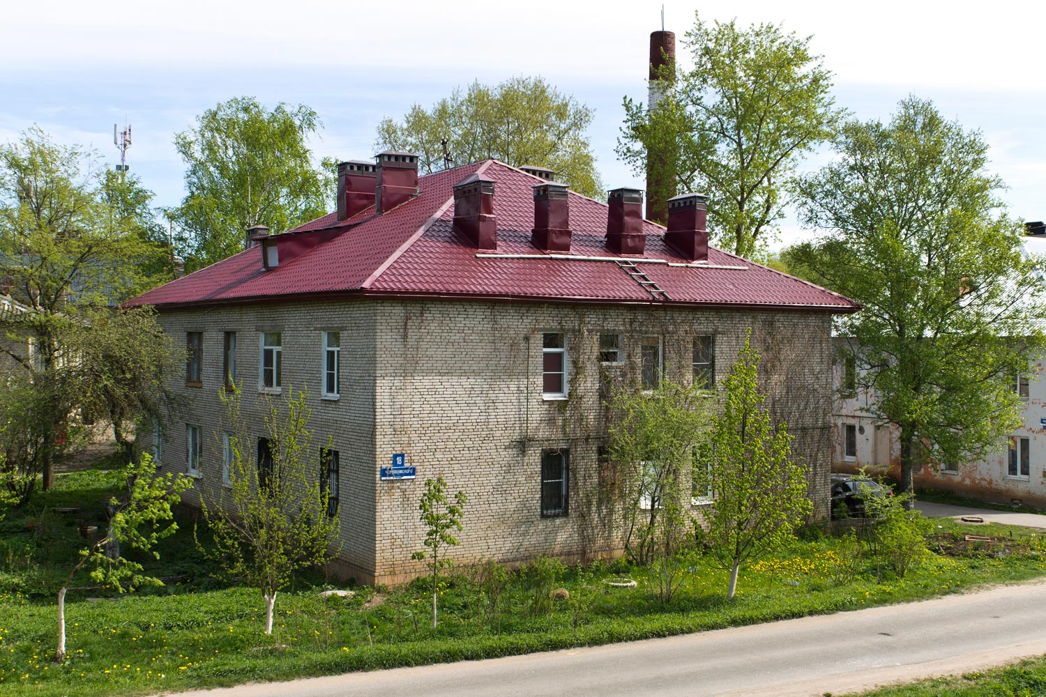 Великий Новгород, Улица Черняховского, 18