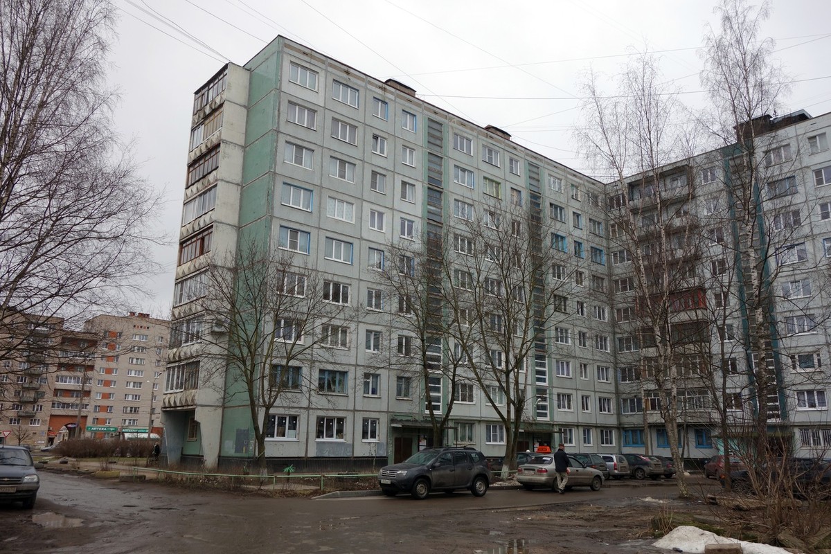 Великий Новгород, Проспект Мира, 32 / Улица Попова, 14