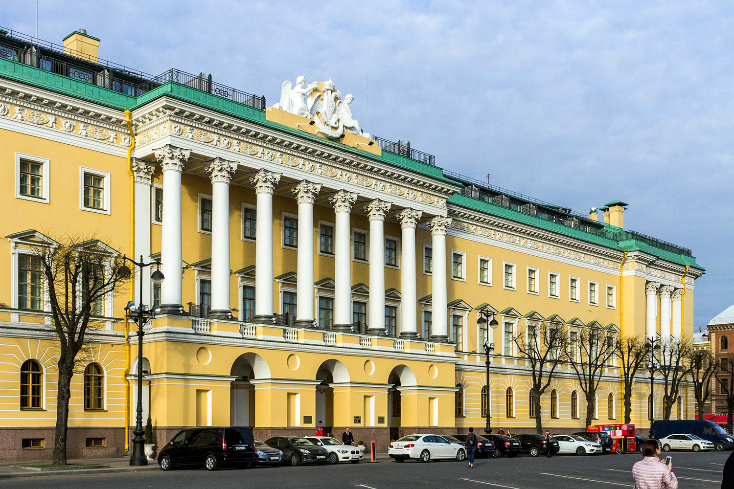 Санкт-Петербург, Адмиралтейский проспект, 12 / Исаакиевская площадь, 2 / Вознесенский проспект, 1