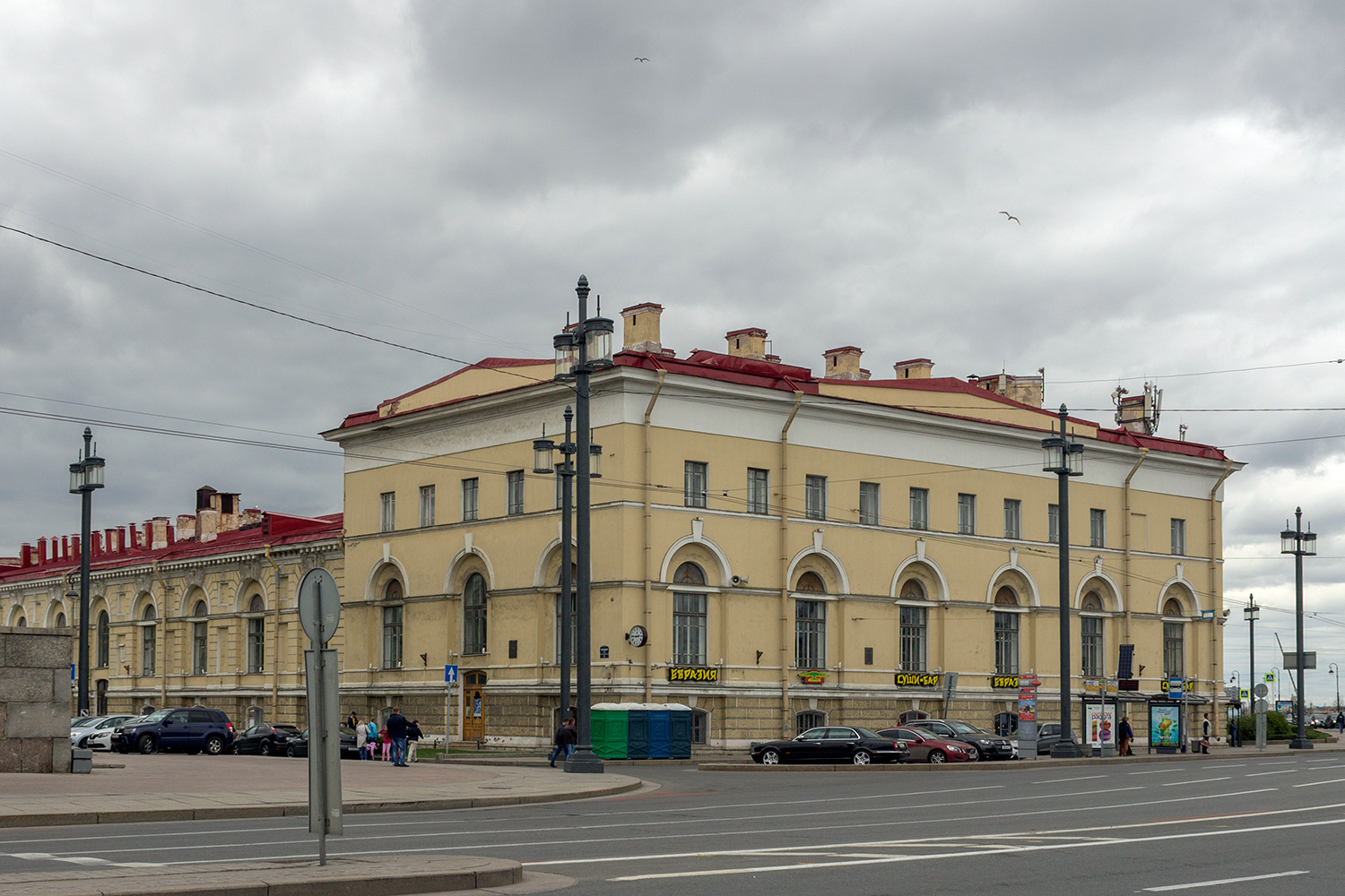 Санкт-Петербург, Набережная Макарова, 2 / Биржевой проезд, 6