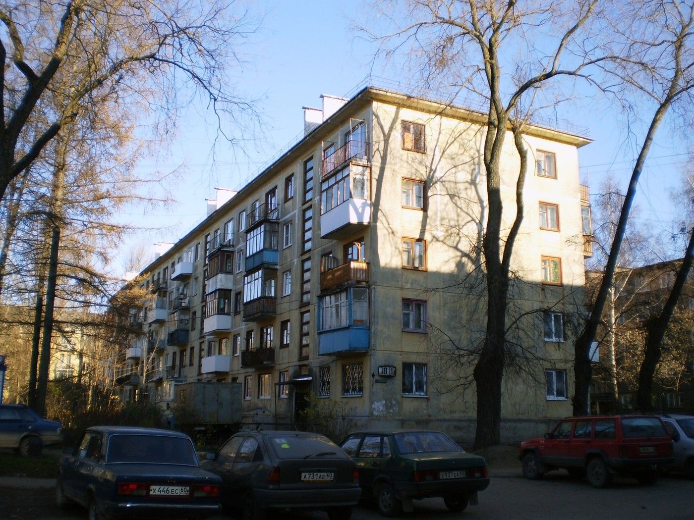 Псков, Стахановская улица, 18