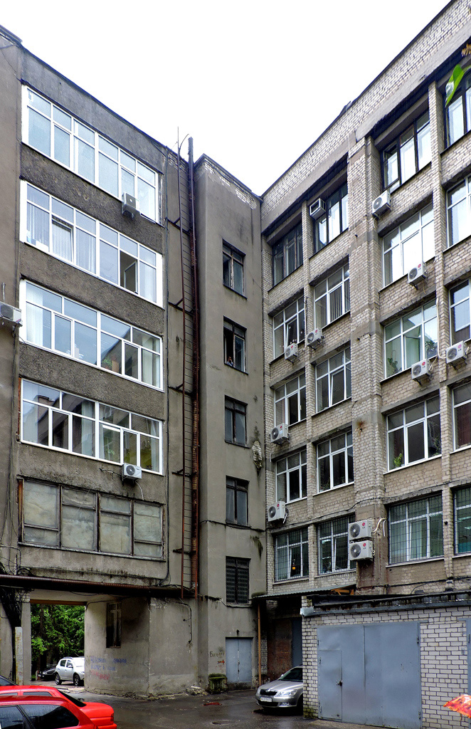 Харьков, Проспект Науки, 56; Тобольская улица, 42