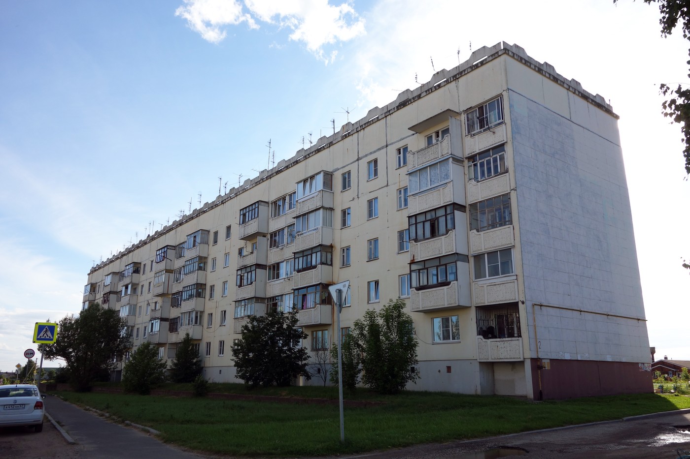 Резвань, Школьная улица, 2